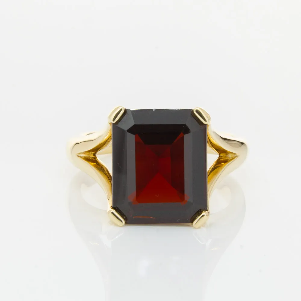 14ct Yellow Gold Garnet Verona Ring